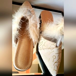 New feathers pointed flat shoes Sz 6